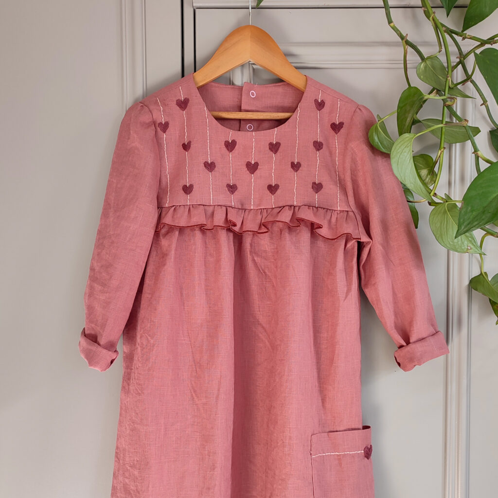 Naaipakket - Odeline jurk geborduurd kleiroze