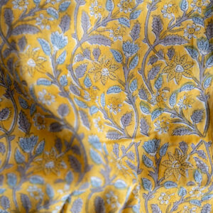 Indiase blockprint - oker blauwe bloemen